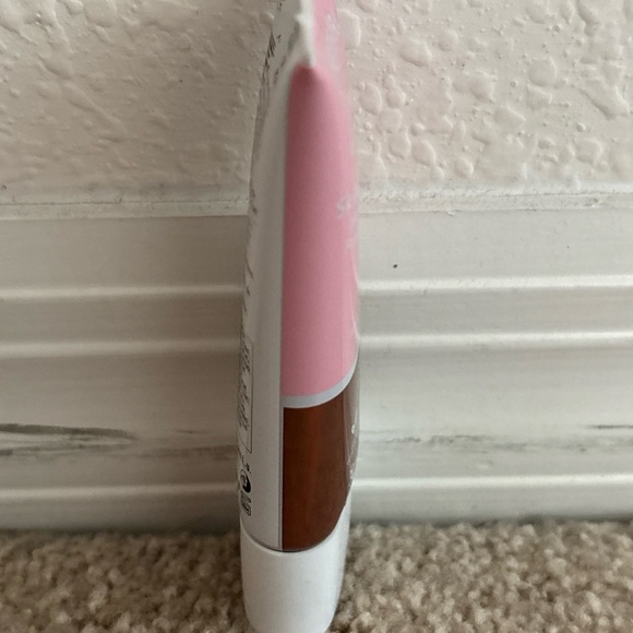 Covergirl Clean Fresh Skin Milk Nourishing Foundation, 1FL OZ, 640-Dark new - Picture 2 of 11